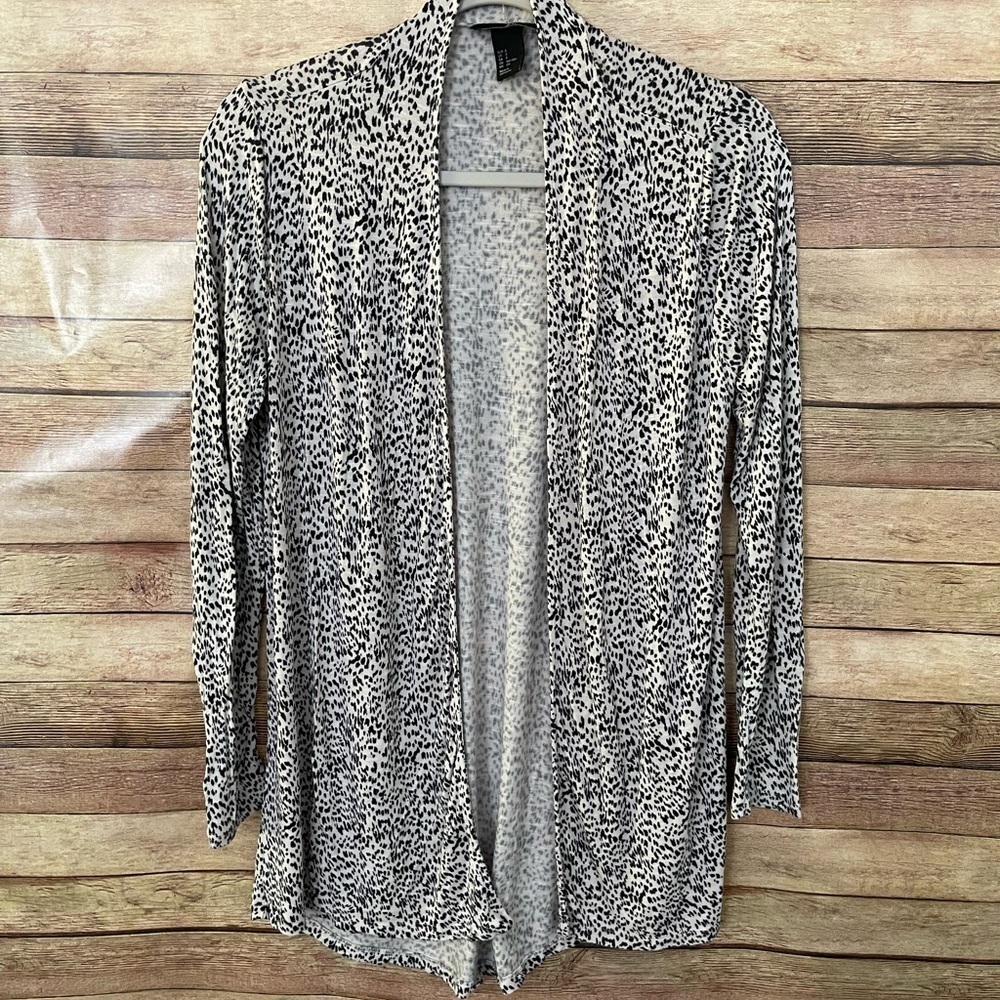 H&M Women's Open Front Cardigan Animal Print - Tunic Length Size: Small